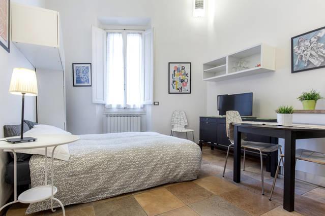 Silvia Apartment Florence